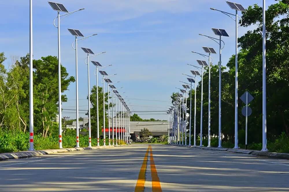 Solar-photovoltaic-powered-street-lamp-1